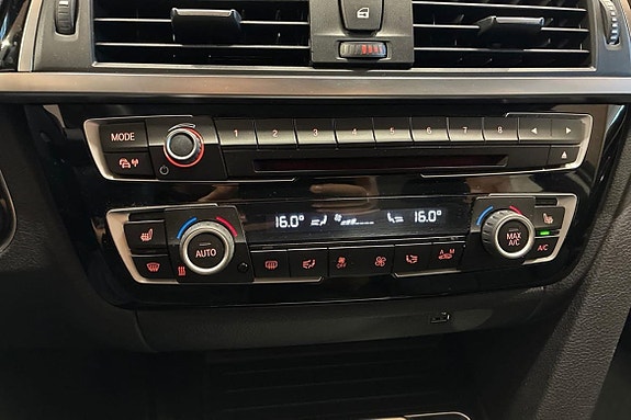 BMW 330e 21 of 27