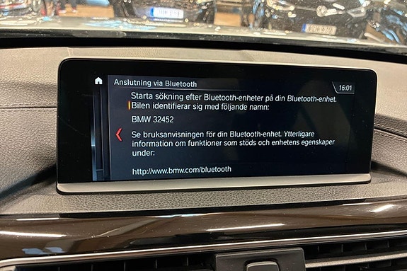 BMW 330e 24 of 27