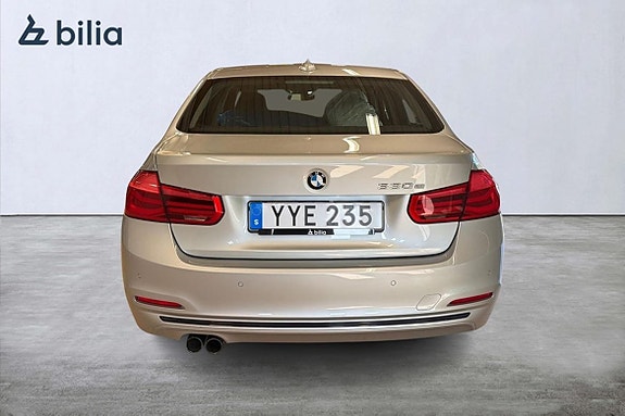 BMW 330e 4 of 14