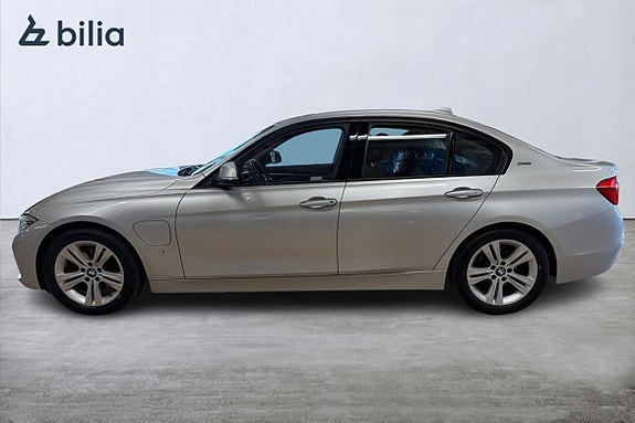 BMW 330e 2 of 14