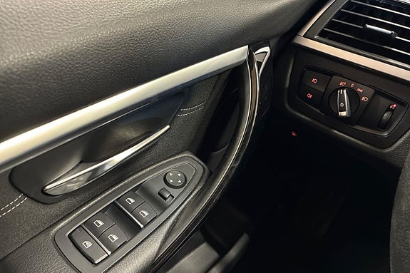 BMW 330e 22 of 27