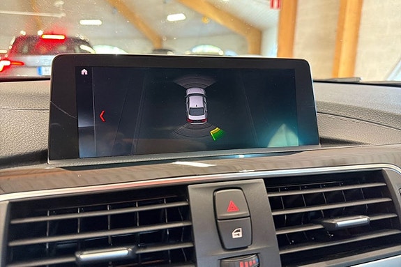 BMW 330e 9 of 14