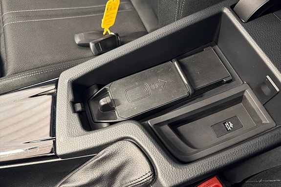 BMW 330e 10 of 14
