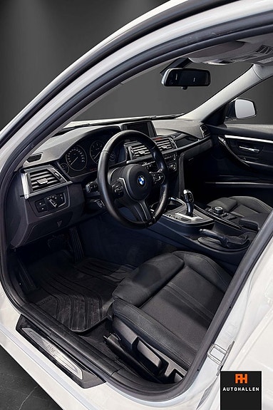 BMW 320 9 of 13