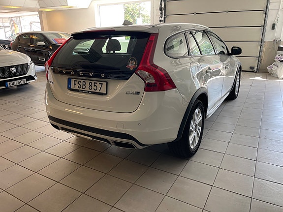 Volvo V60 Cross Country 5 of 5