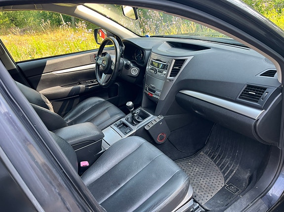 Subaru Legacy 4 of 4