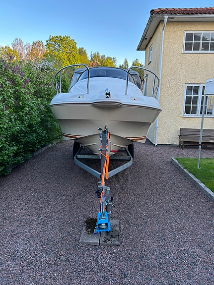 Välskött och sjösäker familjebåt – komplett utrustad och redo för sommaren! 6 of 9