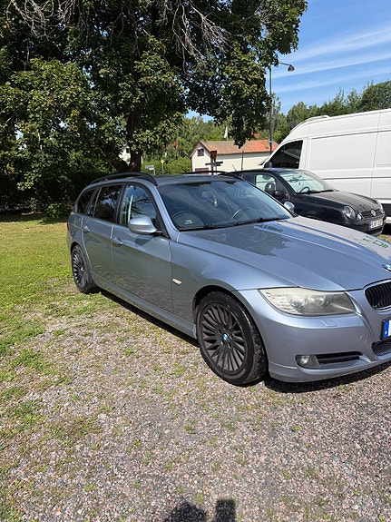 BMW 316i 4 of 5