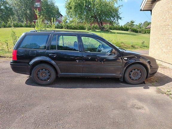 Volkswagen Golf IV 2 of 5