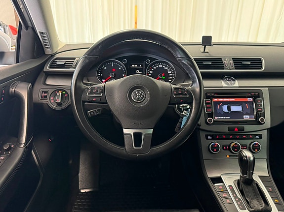 Volkswagen Passat 20 of 26