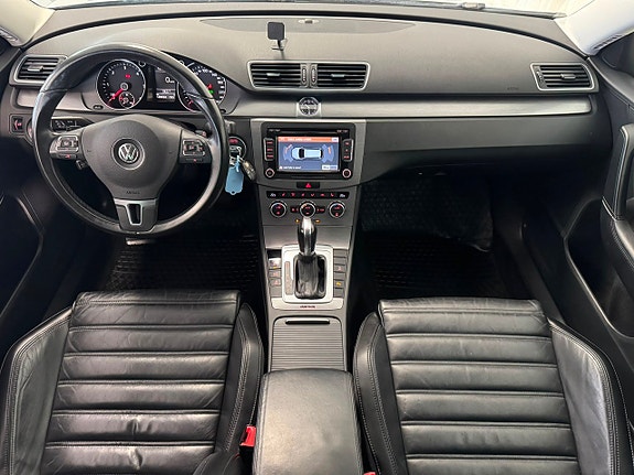 Volkswagen Passat 21 of 26