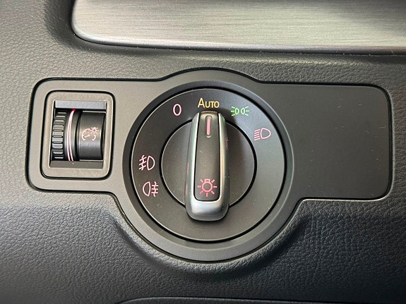 Volkswagen Passat 14 of 26