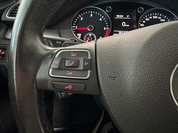 Volkswagen Passat 18 of 26