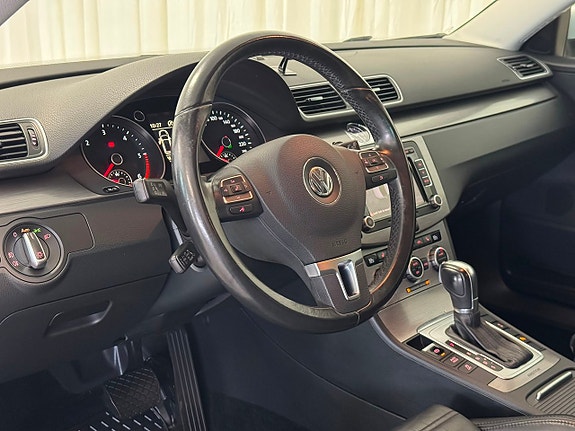 Volkswagen Passat 11 of 26