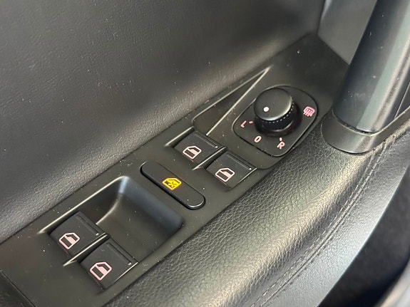 Volkswagen Passat 9 of 26