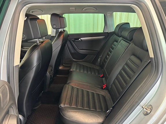 Volkswagen Passat 22 of 26