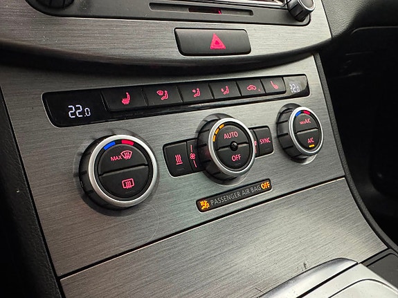 Volkswagen Passat 17 of 26