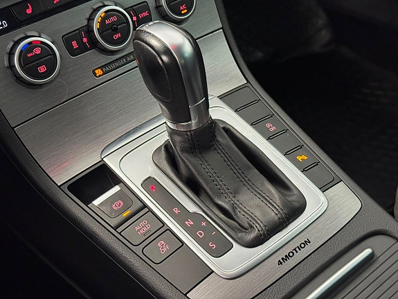 Volkswagen Passat 13 of 26