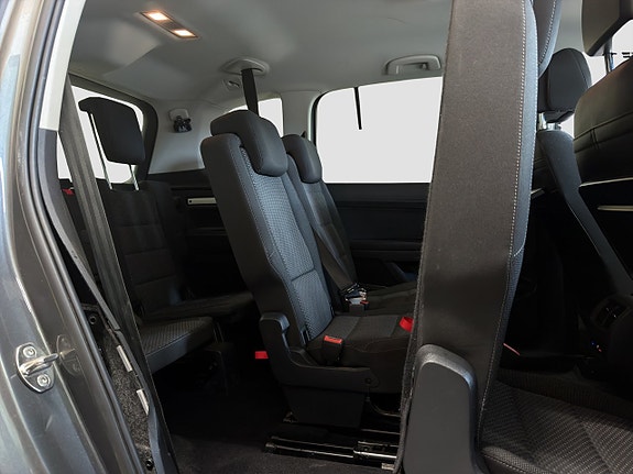 Volkswagen Touran 21 of 29