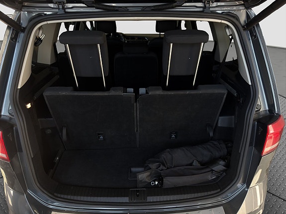 Volkswagen Touran 23 of 29