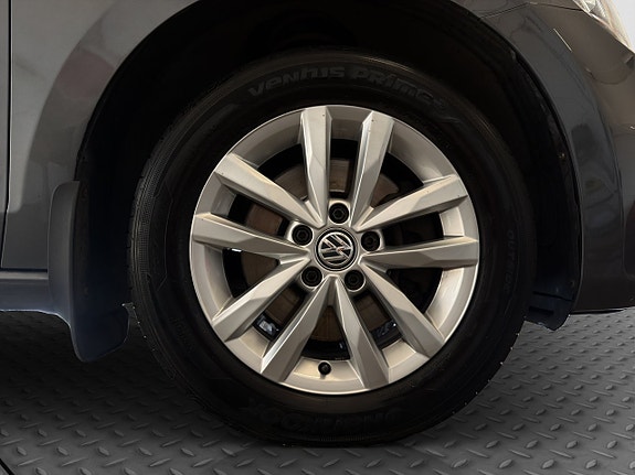 Volkswagen Touran 26 of 29