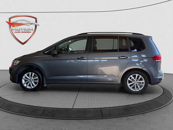 Volkswagen Touran 8 of 29