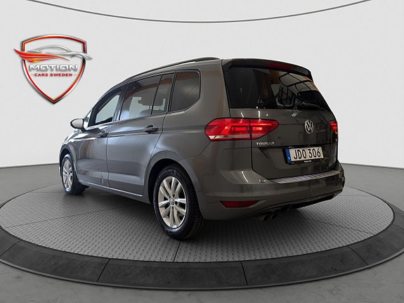 Volkswagen Touran 7 of 29
