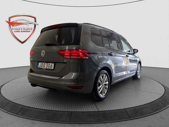 Volkswagen Touran 5 of 29