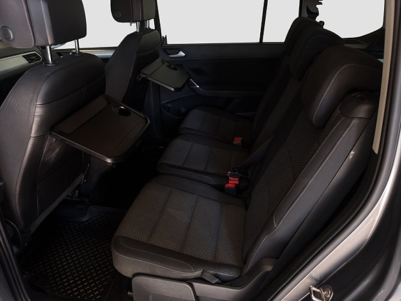Volkswagen Touran 22 of 29