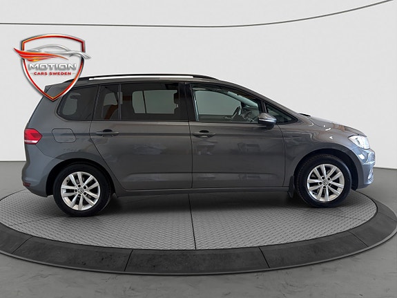 Volkswagen Touran 4 of 29