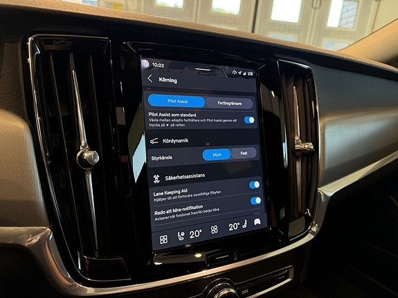 Volvo V90 14 of 30
