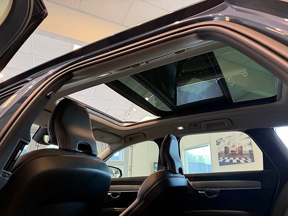 Volvo V90 23 of 30