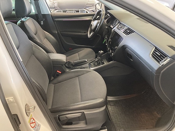 Skoda Octavia 10 of 21
