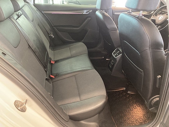 Skoda Octavia 9 of 21