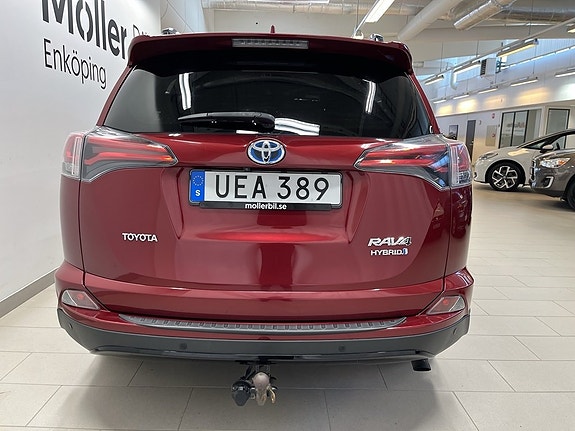 Toyota RAV4 5 of 5
