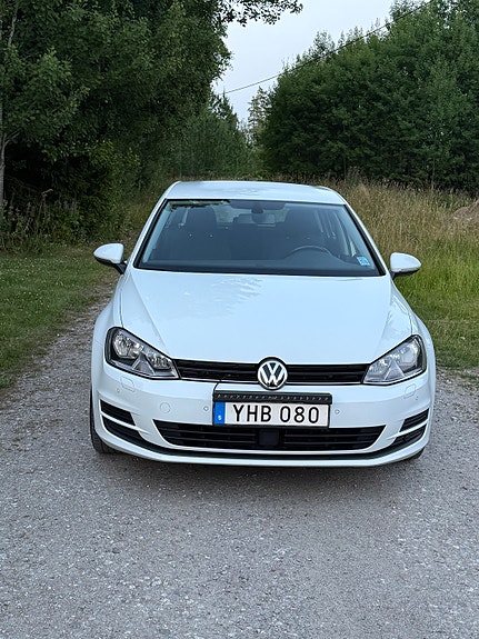Volkswagen Golf VII 2 of 5