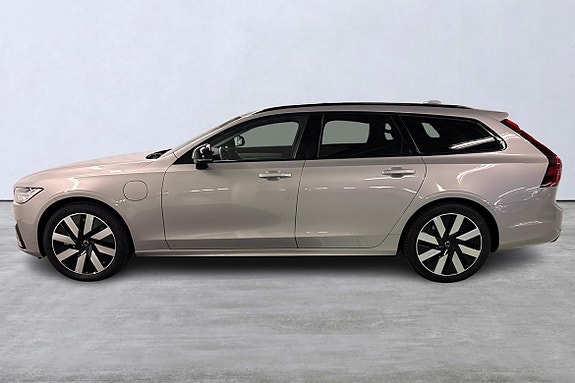 Volvo V90 2 of 5