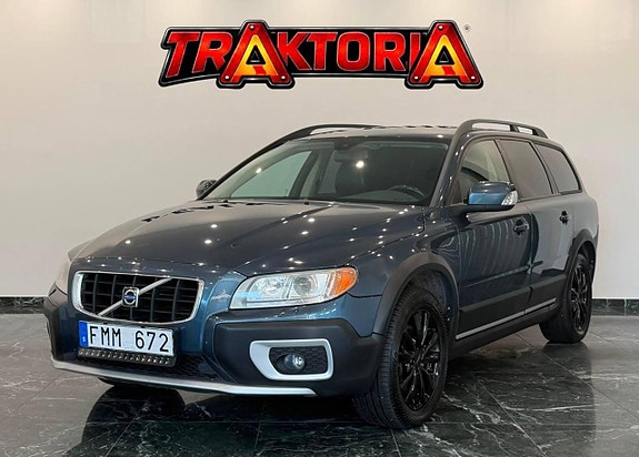 Volvo XC70 2 of 12