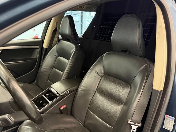 Volvo XC70 8 of 12