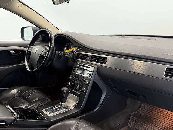 Volvo XC70 9 of 12