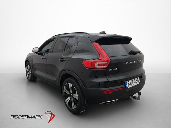 Volvo XC40 2 of 5