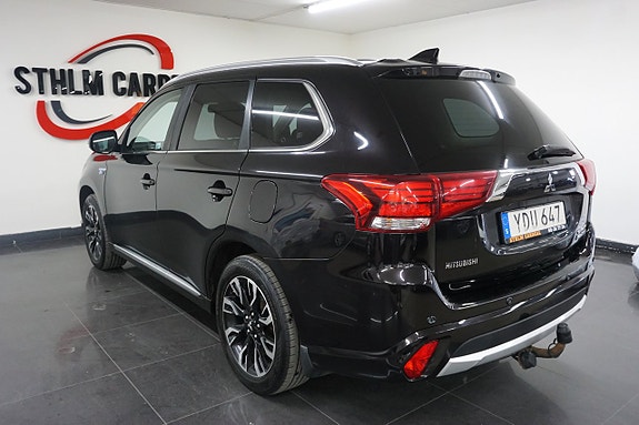 Mitsubishi Outlander 4 of 5
