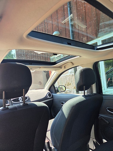 Renault Clio 10 of 11