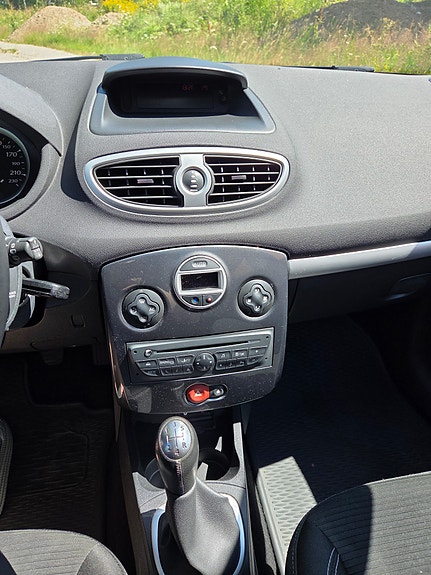 Renault Clio 6 of 11