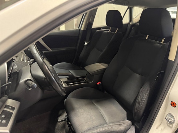 Mazda 3 8 of 9