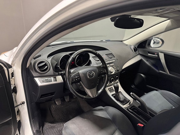 Mazda 3 7 of 9