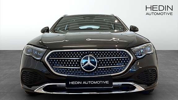 Mercedes-Benz E300 de 8 of 12