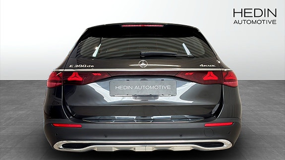 Mercedes-Benz E300 de 7 of 12