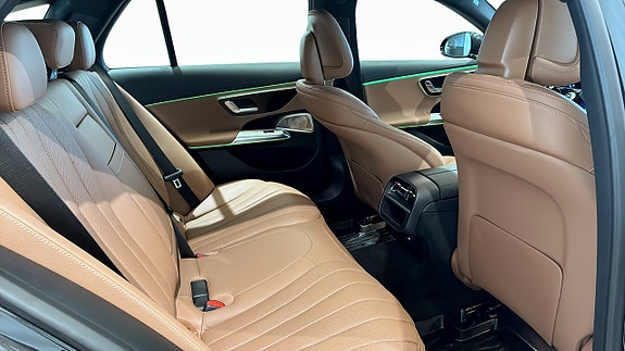 Mercedes-Benz E300 de 5 of 12