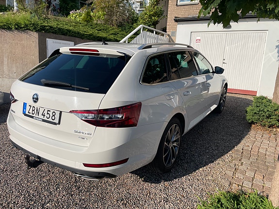 Skoda Superb 2 of 5